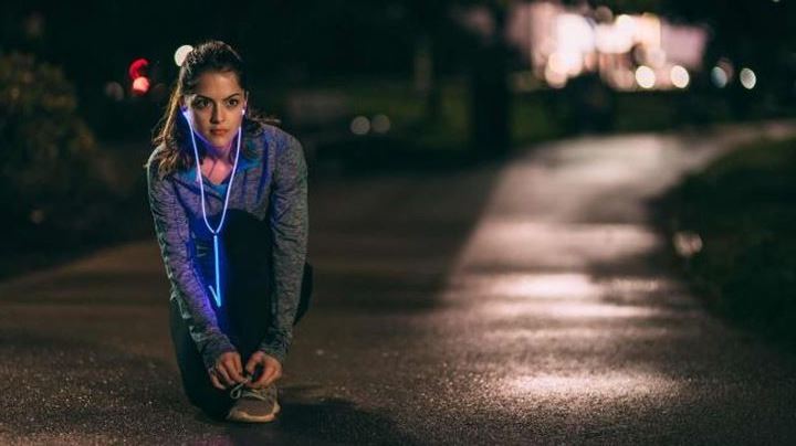 New Glowing headphones Glow pulsate to the music