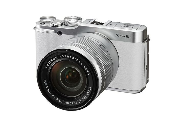 Announcement of the Fujifilm X-A2 - DSLRs with Swivel Screen