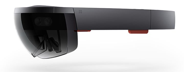 Glasses MS HoloLens: towards a virtual world?