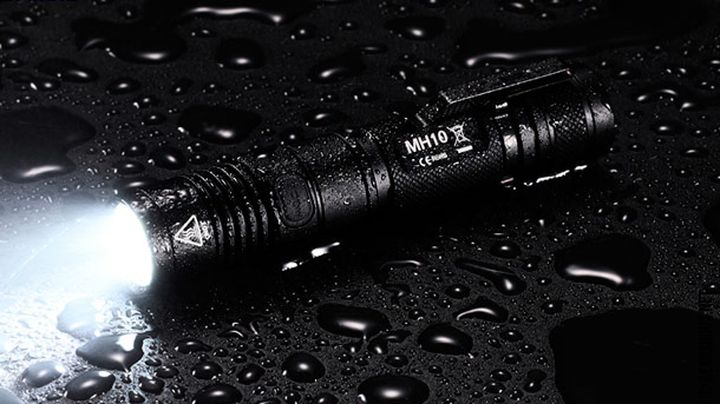 Powerful and modern light everyday Nitecore MH10