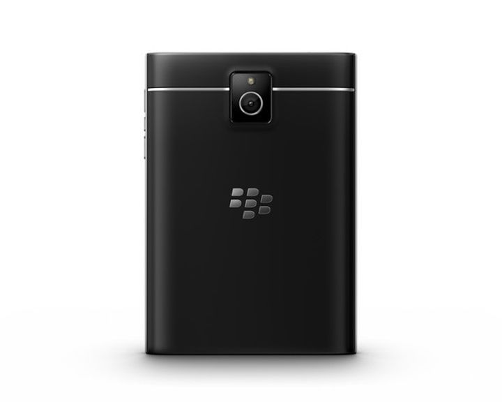 Review of the smartphone BlackBerry Passport: Device business destination