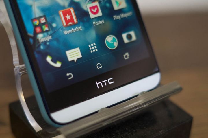 Review of the smartphone HTC Desire EYE - falcon eye