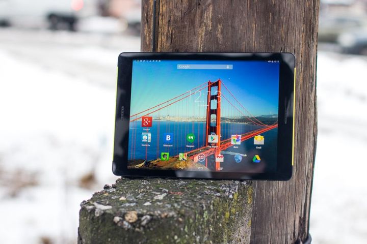 Review of the tablet PocketBook SURFpad 4 L - Retina-like display and 8 cores!