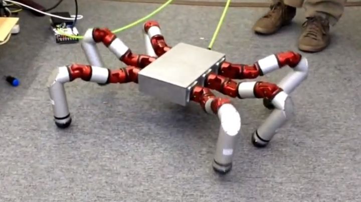 Modern Robot Snake Monster can easily change the form for all needs