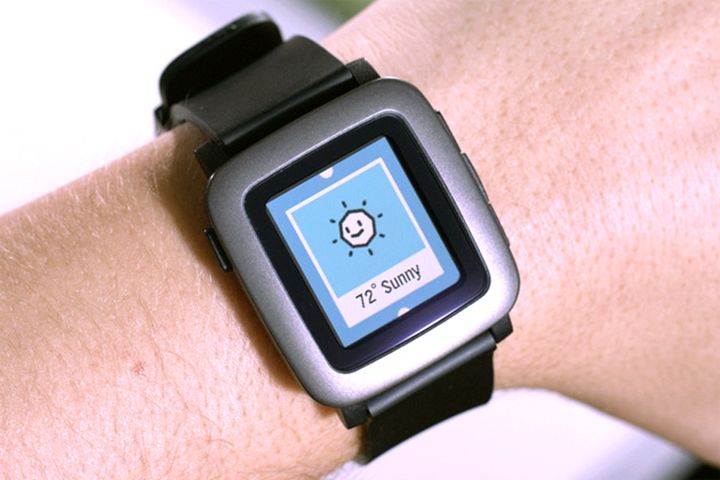 The modern Smart Watch Pebble scored a record sum for a few minutes