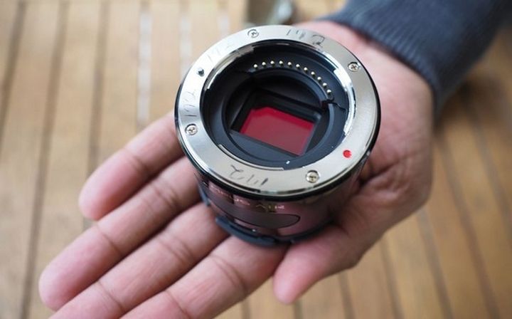 Olympus Air: new camera lens for smartphone
