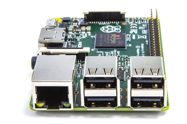 Raspberry Pi 2 with Windows 10 