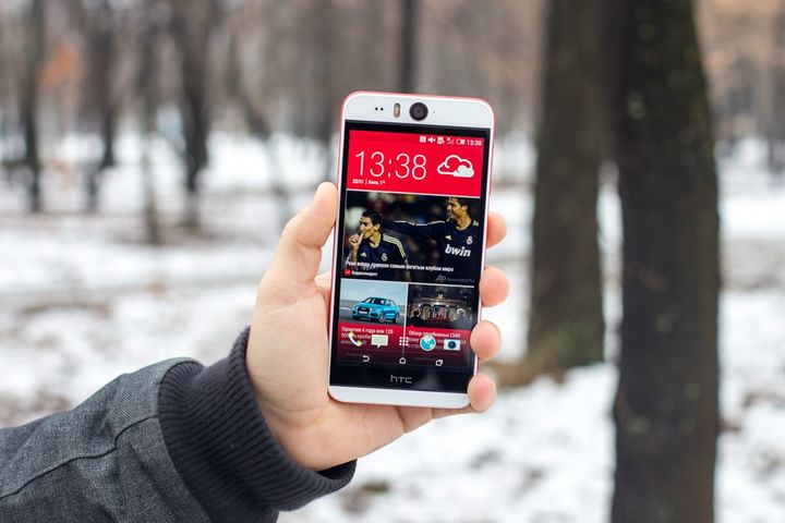 Smartphone HTC Desire EYE review