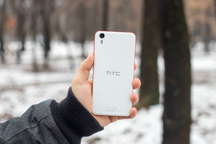 Smartphone HTC Desire EYE review