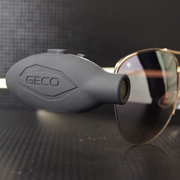 New tiny and ultra-light camera action Geco 1080 is attached directly to the sunglasses