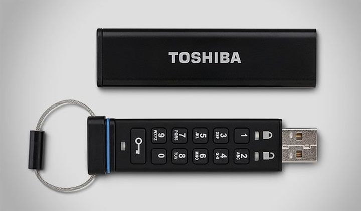 TOSHIBA has unveiled a modern USB flash drive with combination lock