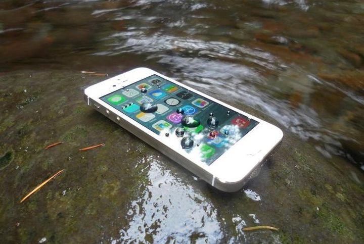 The new 2015 iPhone will be waterproof?