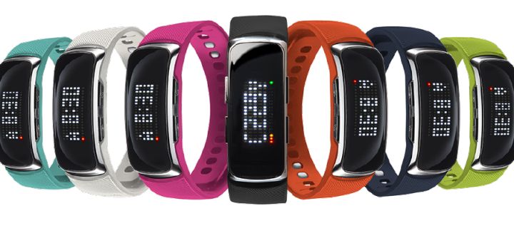 Golf Buddy BB5 - first bracelet for golfers with GPS option