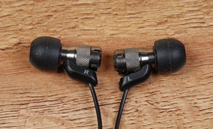 In-ear monitor JVC HA-FRD80 review