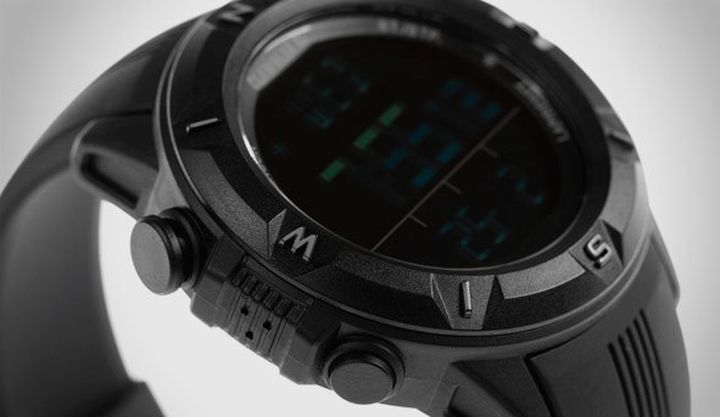 New and modern features watches Clawgear Mission Sensor MKII