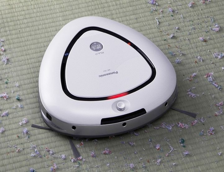 Panasonic introduced the new "triangular" robot vacuum cleaner MC-RS1 Rulo