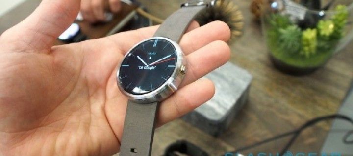 Perhaps, CEO Lenovo demonstrated the new Moto 360