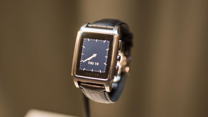 Smart watches Vector Watch operate without recharging month