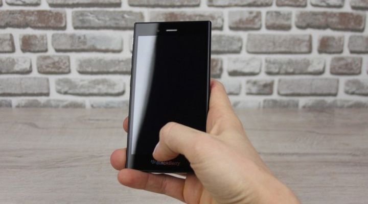 Smartphone BlackBerry Z3 review