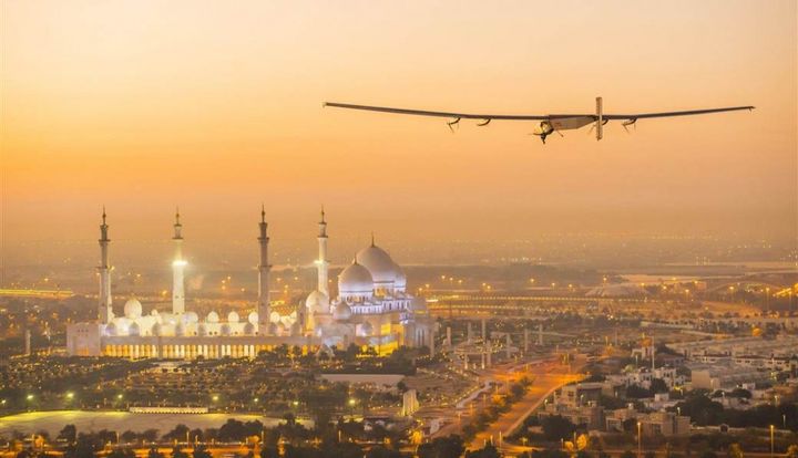 Solar-powered plane went round the world flight