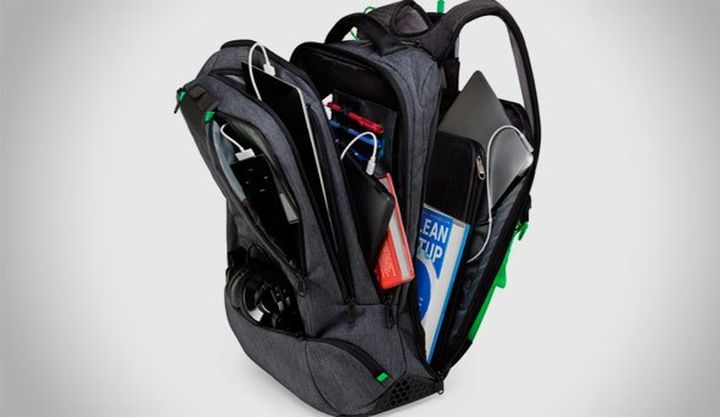 AMPL SmartBag - an innovative backpack with built-in battery