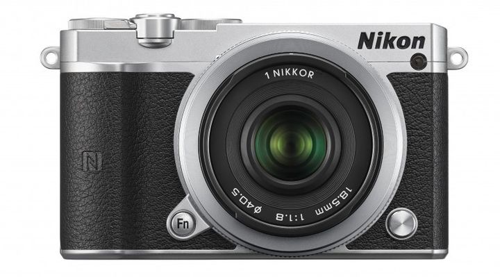 Nikon 1 J5: compact camera with interchangeable lenses and support for 4K