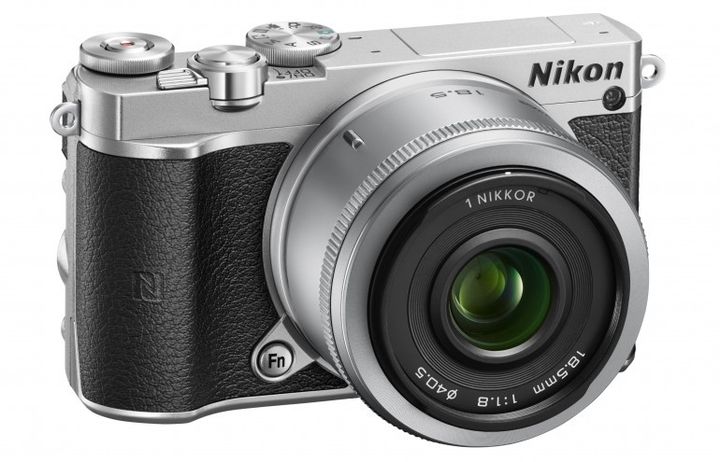 Nikon 1 J5: compact camera with interchangeable lenses and support for 4K