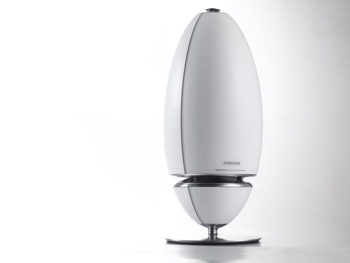 Samsung Radiant 360 R7: wireless speaker with an unusual design