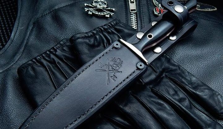 VEHEMENT KNIVES COMBAT DAGGER GEN 2 - a balanced knife with double-edged blade