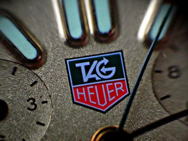 TAG Heuer began to develop its own "smart" watches