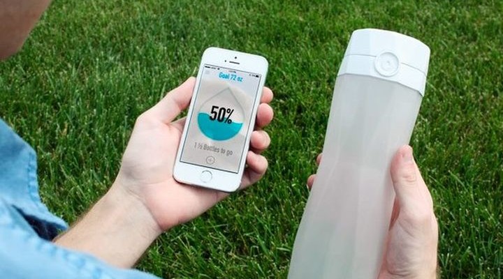 HidrateMe - «smart» Plastic Water Bottles