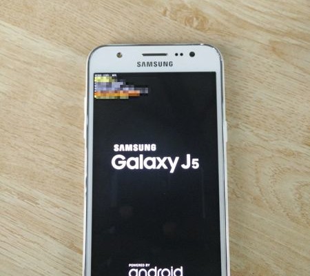 live-photos-of-the-smartphone-samsung-galaxy-j5-raqwe.com-00