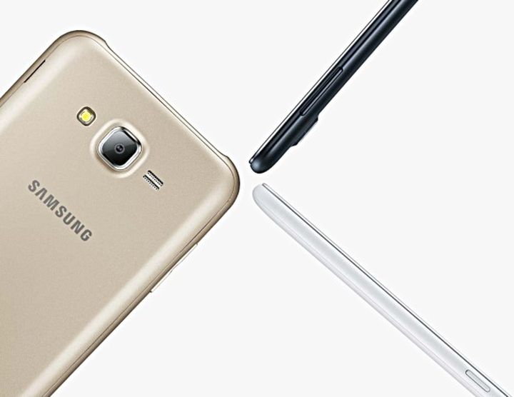 Samsung announced Self-smartphones Galaxy J7 and Galaxy J5