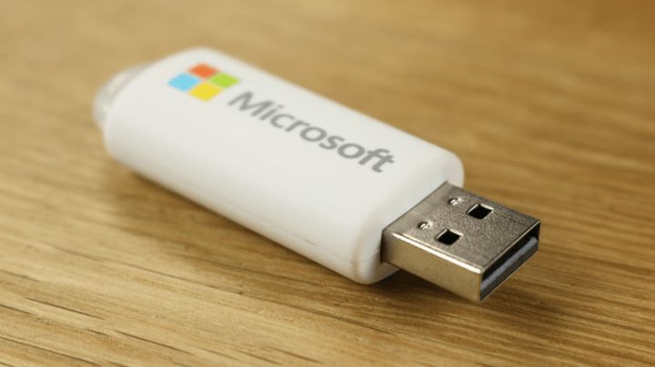 how to find flash drive on windows 10