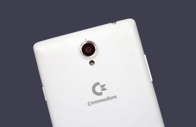 Commodore PET: 5,5-inch smartphone with a Commodore 64 emulator