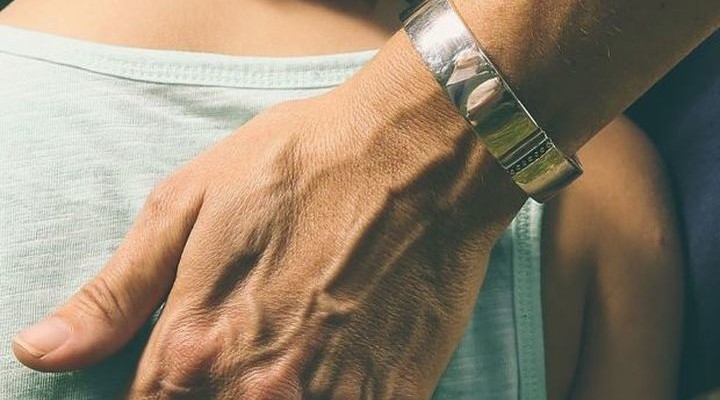 Socialite produces precious fitness bracelets