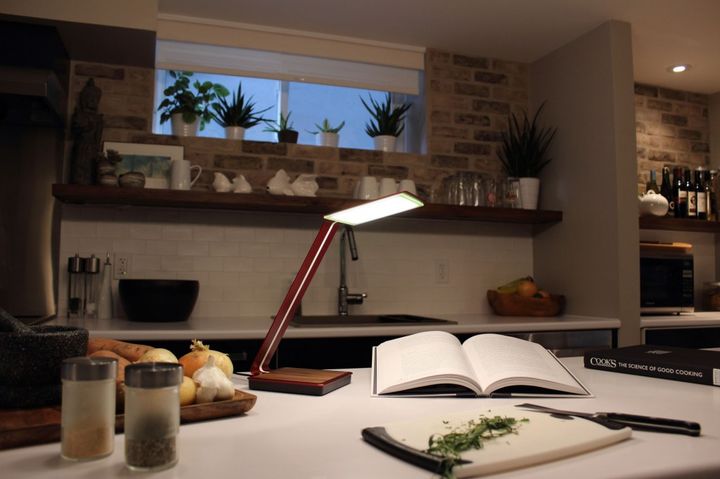 Aerelight A1 - reading lamp OLED with wireless charging