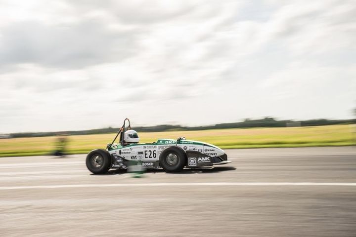 fastest car in the world 0 100 km