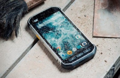 Waterproof and shockproof smartphone 2015 Caterpillar S40 (CAT S40)