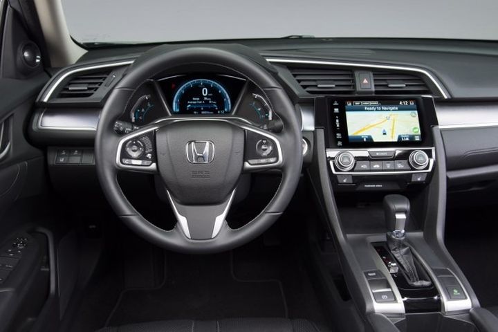 2016 Honda Civic Launched Apple CarPlay