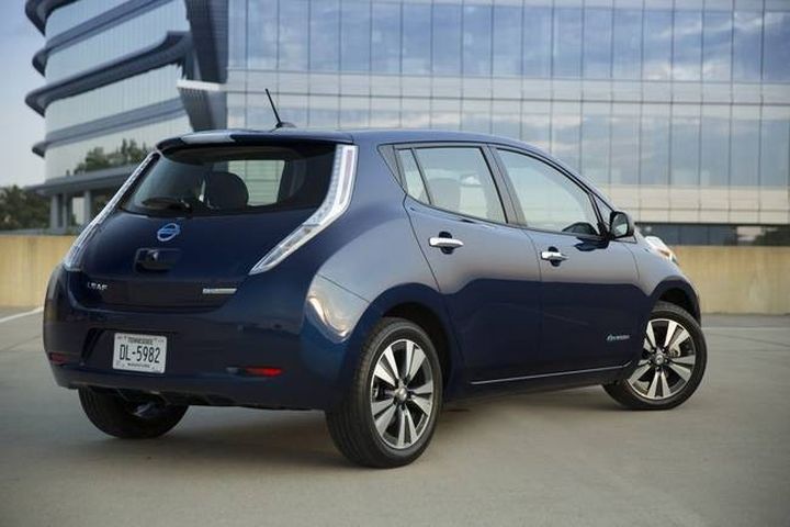 2016 LEAF - new electric car from Nissan