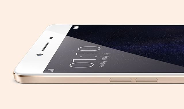 Oppo officially unveiled Oppo R7s with 4 GB of RAM and a metal casing